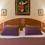 Admiral Hotel 3*