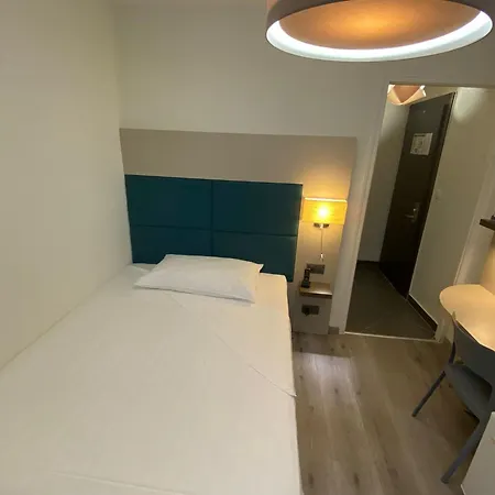 Admiral Hotel