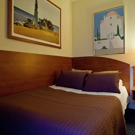 Admiral Hotel 3*